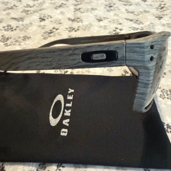 Oakley Sunglasses Holbrook Woodgrain Prizm Polarized 9102 ✨️ NEW✨️ - Picture 6 of 9